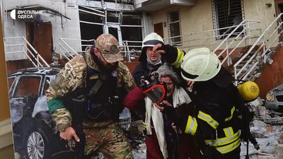В Одесі показали фото роботи ДСНС після російських атак В Одесі показали фото роботи ДСНС після російських атак