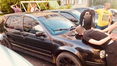 На Прикарпатті затримали групу наркодилерів, які збували товар через інтернет