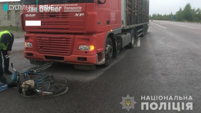 У ДТП з вантажівкою на Рівненщині загинув велосипедист У ДТП з вантажівкою на Рівненщині загинув велосипедист