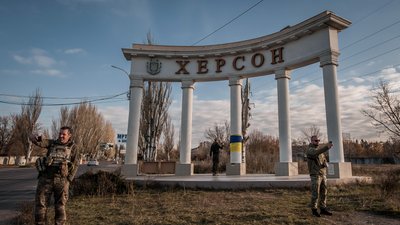 Звільнення Херсона, відключення електроенергії, суд визначив винних у катастрофі MH17. Тиждень війни у фото