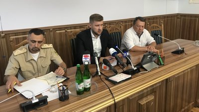 Половина деревообробних підприємств Прикарпаття тимчасово не працюють. Підприємці вийшли на протест Половина деревообробних підприємств Прикарпаття тимчасово не працюють. Підприємці вийшли на протест
