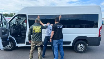 На Львівщині затримали керівника благодійного фонду, який допомагав ухилянтам перетинати кордон