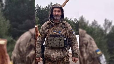 На Чернігівщині попрощалися з трьома захисниками: Сергієм Кузьменком, Тарасом Куликом та Юрієм Клименком На Чернігівщині попрощалися з трьома захисниками: Сергієм Кузьменком, Тарасом Куликом та Юрієм Клименком