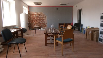 В Івано-Франківську волонтери відновлюють готель для переселенців