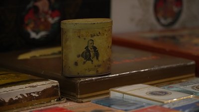 Дніпрянин зібрав колекцію цигаркових пачок Дніпрянин зібрав колекцію цигаркових пачок