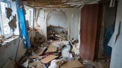 "Люди хочуть у село повертатися, а немає житла": у зруйнованому селі Білогірка на Херсонщині лишилася одна родина "Люди хочуть у село повертатися, а немає житла": у зруйнованому селі Білогірка на Херсонщині лишилася одна родина