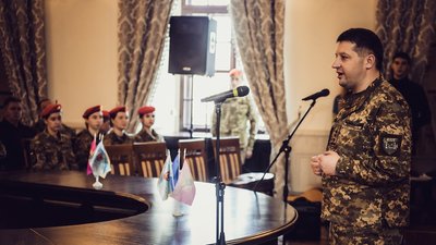 На Тернопільщині в замку відбувся захід на підтримку бійців тероборони На Тернопільщині в замку відбувся захід на підтримку бійців тероборони