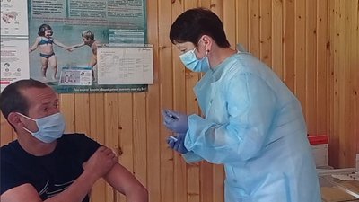 Препаратом Pfizer вакцинували жителів громади на Тернопільщині