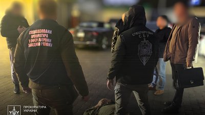 Фото з місця затримання заступника командира роти