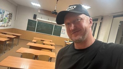 Вчителя із Полтавщини, якого незаконно мобілізували, звільнили зі служби