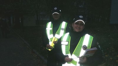 У Кропивницькому на експерименті показали, чому важливо носити світловідбивні наліпки У Кропивницькому на експерименті показали, чому важливо носити світловідбивні наліпки