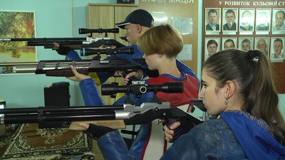 Спортсмени збірної Хмельниччини з кульової стрільби готуються до чемпіонату світу