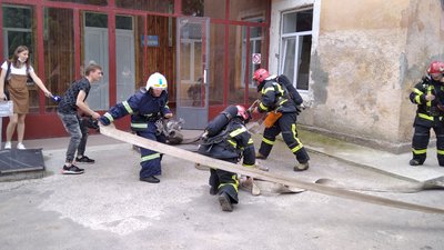 У Тернополі відбулися пожежно-тактичні навчання артилеристів У Тернополі відбулися пожежно-тактичні навчання артилеристів
