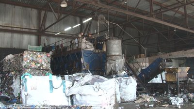 "В усьому світі люди сортують сміття" – у Черкасах працює "Екотаксі" "В усьому світі люди сортують сміття" – у Черкасах працює "Екотаксі"