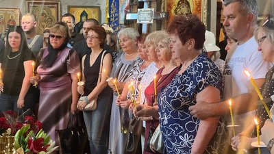 "Дуже тяжко, це велика втрата": у Кривому Розі попрощалися з трьома загиблими від атаки РФ