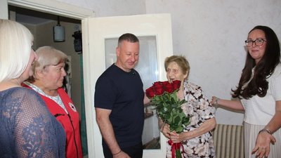 Надію Броварник вітають зі 100-річним ювелеєм