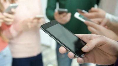 Херсон у повній блокаді, в області подекуди працює Київстар: куди пропали мобільний зв'язок і інтернет в регіоні
