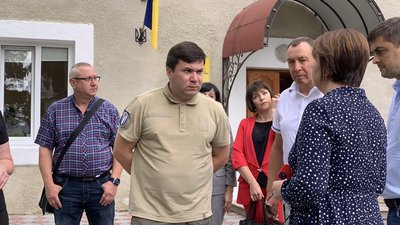 У школах Тернопільщини представник міністерства оглянув укриття У школах Тернопільщини представник міністерства оглянув укриття