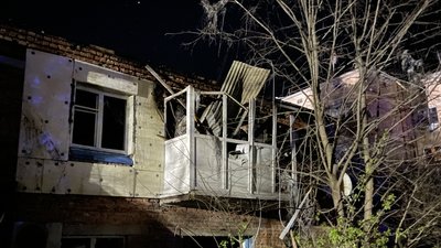 Під Полтавою армія РФ влучила у двоповерховий житловий гуртожиток Під Полтавою армія РФ влучила у двоповерховий житловий гуртожиток