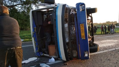 Зіткнення пасажирського автобуса та легковика на Львівщині: є травмовані