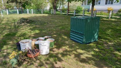 У Луцьку дітей вчать компостувати сміття: дошкільні заклади громади отримали 26 нових компостерів