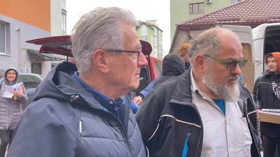 "Ти не один на Різдво": дві сотні пенсіонерів у Тернополі отримали подарунки з-за кордону "Ти не один на Різдво": дві сотні пенсіонерів у Тернополі отримали подарунки з-за кордону
