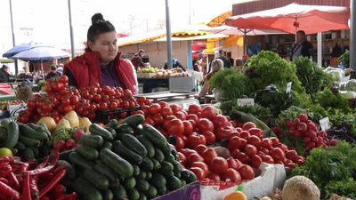 Ціни на продукти у Хмельницькому: що подешевшало, а що стало дорожчим Ціни на продукти у Хмельницькому: що подешевшало, а що стало дорожчим