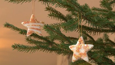 Що та як виготовляє зі смоли черкаська художниця Що та як виготовляє зі смоли черкаська художниця
