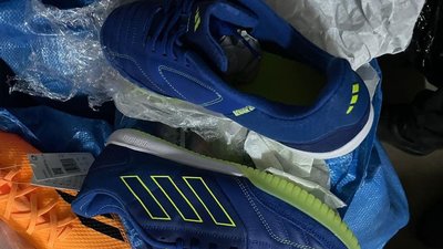 Віз під виглядом гумдопомоги: на Львівщині у поляка конфіскували спорттовари та авто