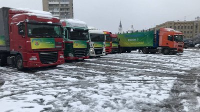 З Житомирщини до звільненого півдня України вирушила колона гуманітарної допомоги З Житомирщини до звільненого півдня України вирушила колона гуманітарної допомоги