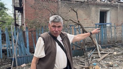 "Прокидаюся — піді мною горить". У Слов’янську авіабомба вдарила по приватних будинках: якою була нічна атака "Прокидаюся — піді мною горить". У Слов’янську авіабомба вдарила по приватних будинках: якою була нічна атака
