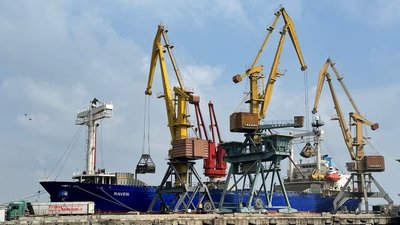Обробка вантажів в порту