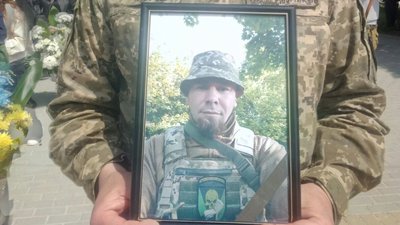 На Тернопільщині попрощалися з воїном Романом Пісецьким На Тернопільщині попрощалися з воїном Романом Пісецьким