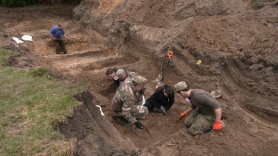 У Львові на Марсовому полі розпочали ексгумацію поховань
