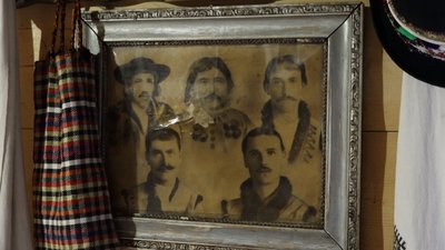 Як живуть гуцули у Верховині Як живуть гуцули у Верховині