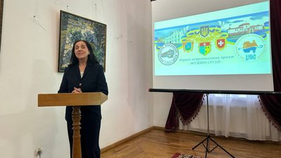 У замку на Рівненщині упродовж місяця експонуватимуть "Малий Кобзар", якому понад сотня років У замку на Рівненщині упродовж місяця експонуватимуть "Малий Кобзар", якому понад сотня років