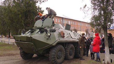 У Миколаєві нацгвардійці влаштували для дітей з інвалідністю день відкритих дверей У Миколаєві нацгвардійці влаштували для дітей з інвалідністю день відкритих дверей