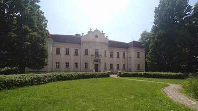 Палац архієпископів у Оброшине Палац архієпископів у Оброшине