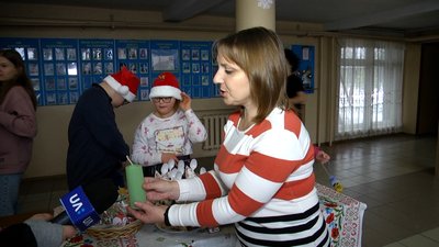 У спецшколі №2 Житомира провели благодійний ярмарок, аби зібрати кошти на реабілітацію дітей У спецшколі №2 Житомира провели благодійний ярмарок, аби зібрати кошти на реабілітацію дітей