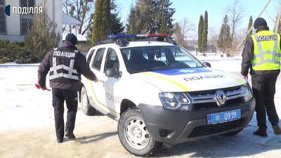 Поширюватимуть в області проєкт "Поліцейський офіцер громади". Планується, що у кожній громаді з'явиться "свій" поліцейський, який працюватиме ближче до людей. Фото: Суспільне. Поділля.