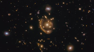 Hubble показав одне з найбільших кілець Ейнштейна у Всесвіті