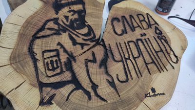 Тернополянин виготовив панно із зображенням розстріляного українського героя Тернополянин виготовив панно із зображенням розстріляного українського героя