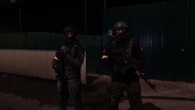 "Ніхто тут не чекає жодного російського громадянина": власник кав'ярні патрулює вулиці Одеси. ВІДЕО "Ніхто тут не чекає жодного російського громадянина": власник кав'ярні патрулює вулиці Одеси. ВІДЕО
