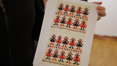 Рушник-молитву від рідних українських військовополонених передадуть до Ватикану Рушник-молитву від рідних українських військовополонених передадуть до Ватикану