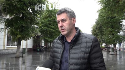 Небезпека для пішоходів: коли відремонтують розхитану тротуарну плитку у центрі Житомира Небезпека для пішоходів: коли відремонтують розхитану тротуарну плитку у центрі Житомира