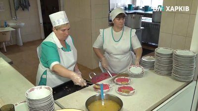 Харківська школа змінила харчування на меню Клопотенка