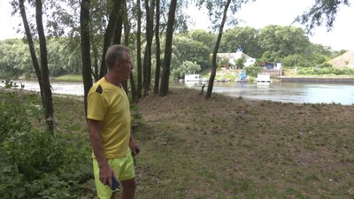 У Чернігові на Десні катер наїхав на чоловіка: в якому він стані та чи знайшли водія. РЕПОРТАЖ У Чернігові на Десні катер наїхав на чоловіка: в якому він стані та чи знайшли водія. РЕПОРТАЖ