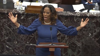 Слухання про імпічмент Трампа: демократи показали нове відео штурму Капітолію