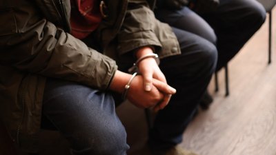 Напав з ножем на правоохоронця та військового