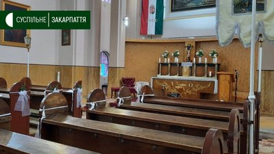 У Солотвині на Закарпатті шукають вибухівку в церкві У Солотвині на Закарпатті шукають вибухівку в церкві